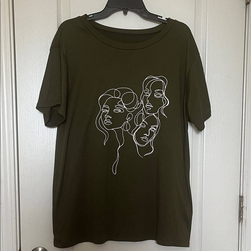 Artistic Outline Feminine Faces on Green